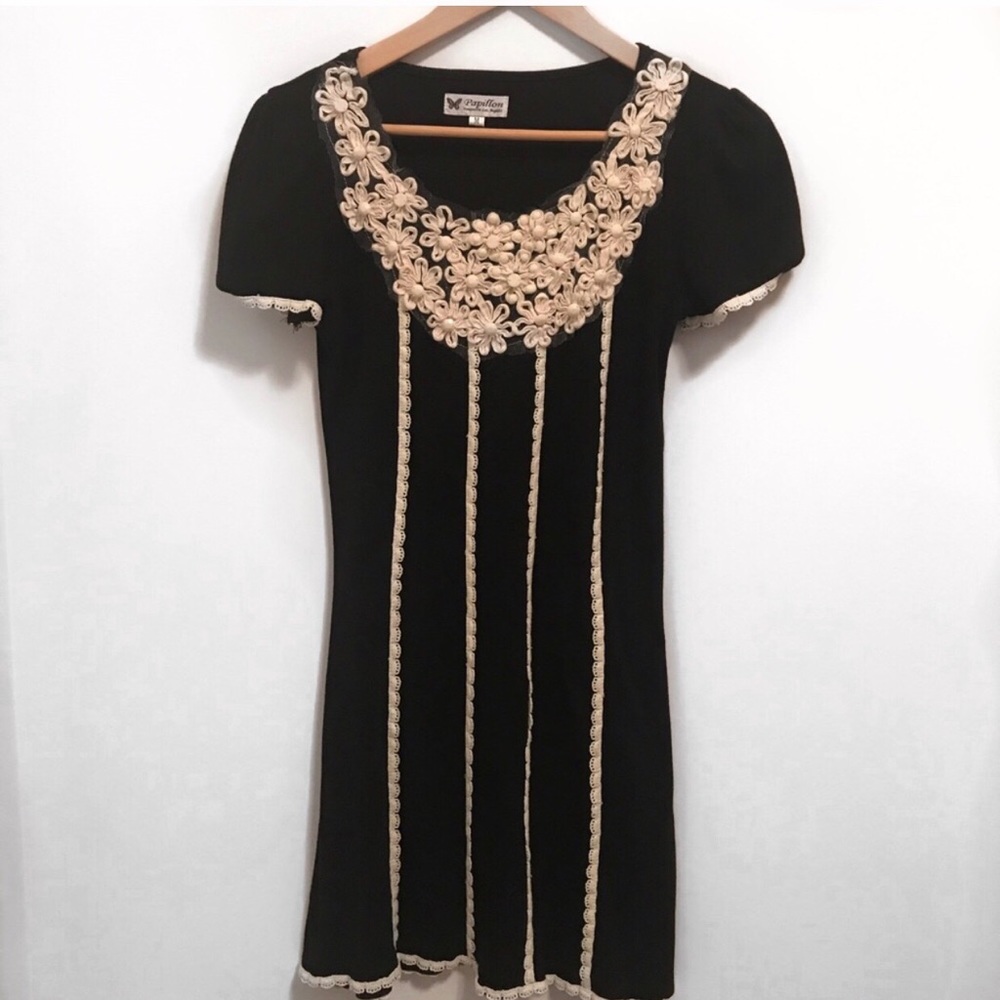 SALE 🌹Papillion Black Ivory Floral Lace Dress-